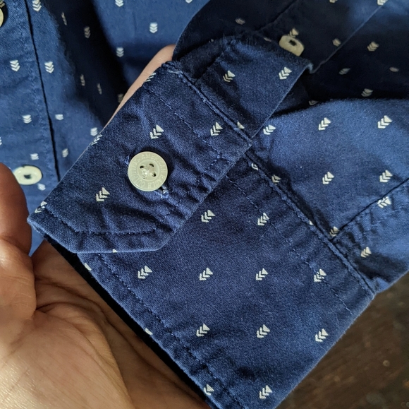 Men's Button Down Dress Shirt - Picture 3 of 4